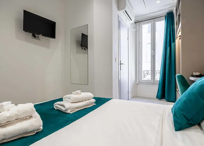 אורחן Avaton - 1 Min Du Palais - Centre