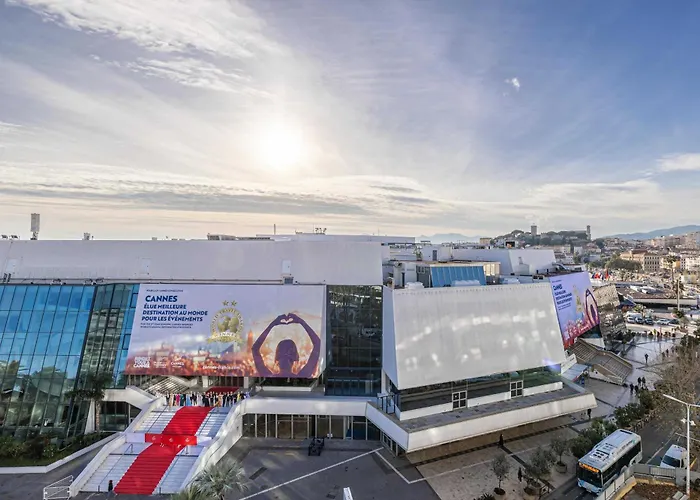 אורחן Avaton - 1 Min Du Palais - Centre