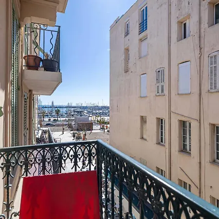 Avaton - 1 Min Du Palais - Centre Inn